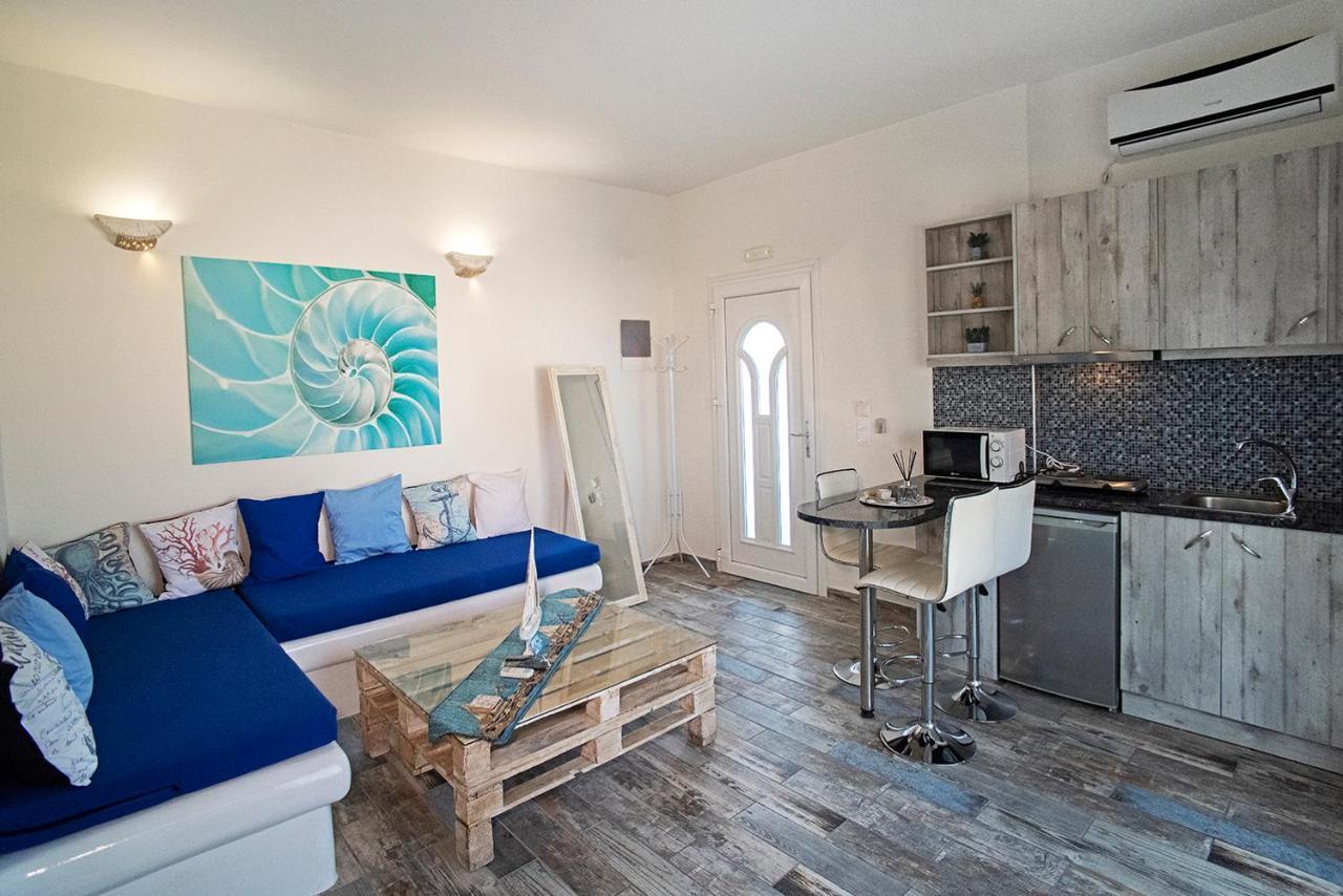 Blue Dream - Santorini Apartment Kamari  Bagian luar foto