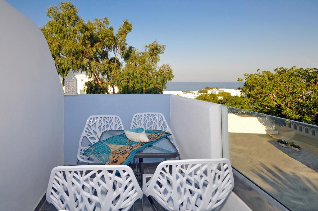 Blue Dream - Santorini Apartment Kamari  Bagian luar foto